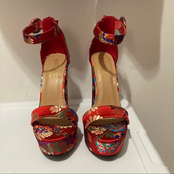 Shoes - High Heel  Floral Size 6